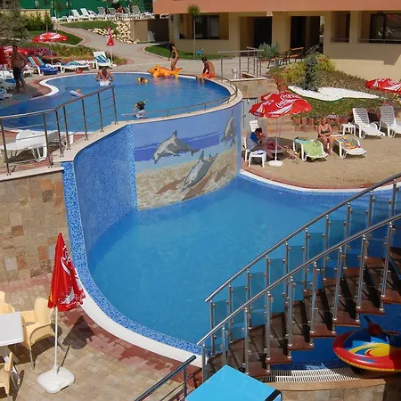 Beach شقة *